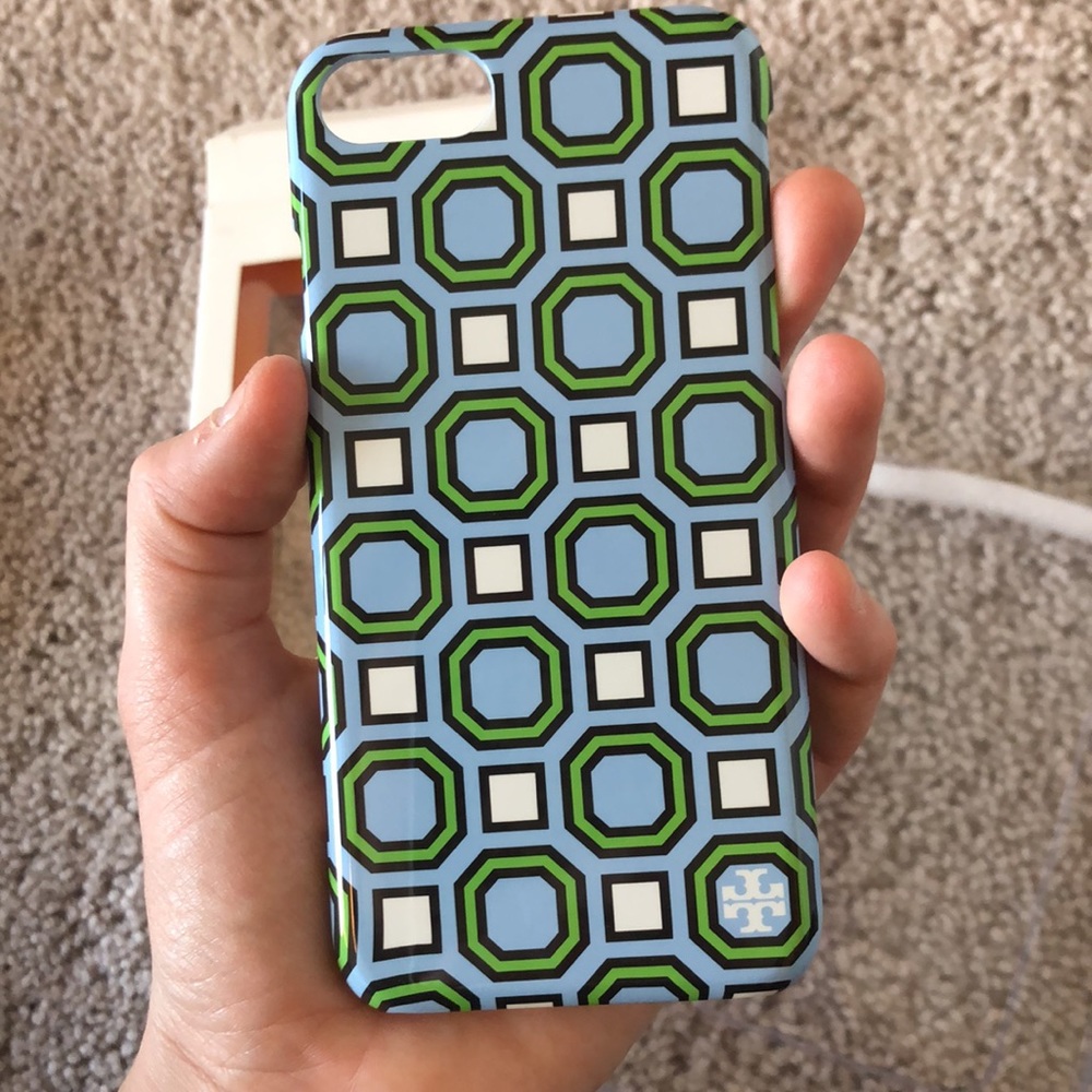 NIB Tory Burch iPhone 7/8 Hardshell case - Picture 4 of 4